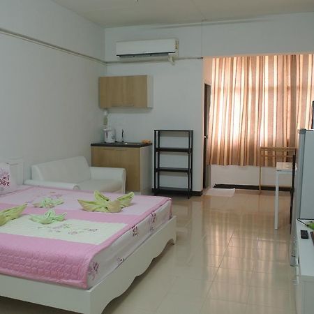 Comfy Studio Hotel Ban Khlong Nang Li Exterior photo