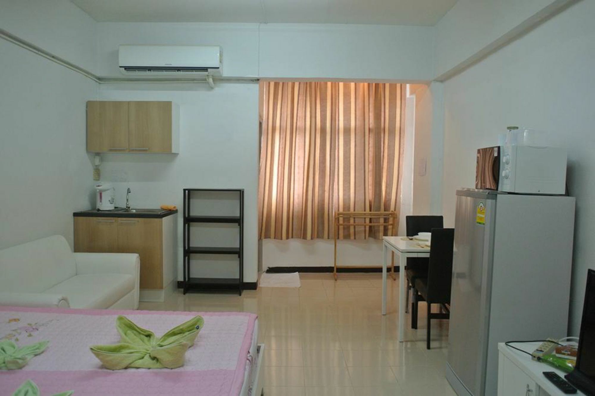 Comfy Studio Hotel Ban Khlong Nang Li Exterior photo